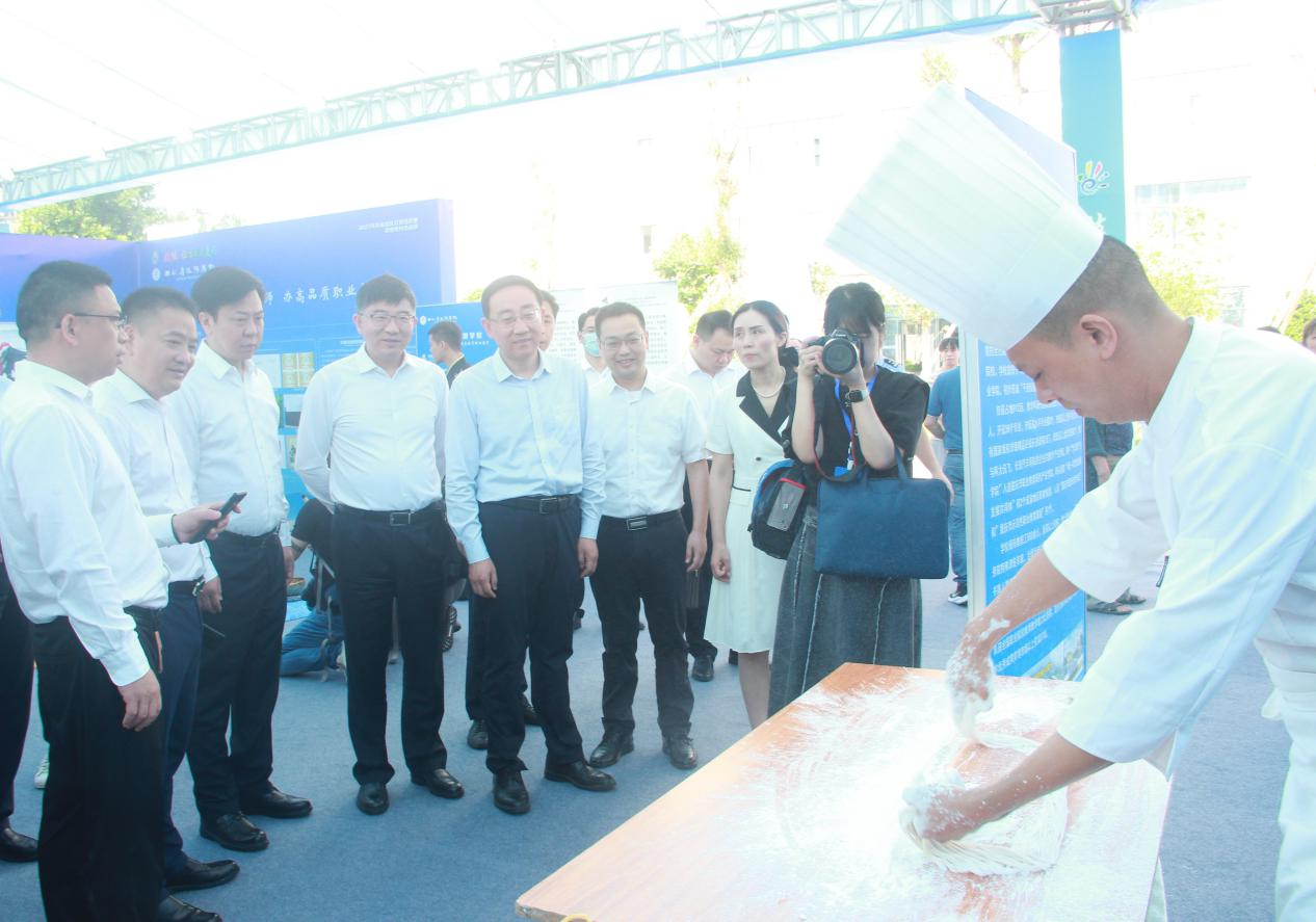 图片 1.png 图片 1.png